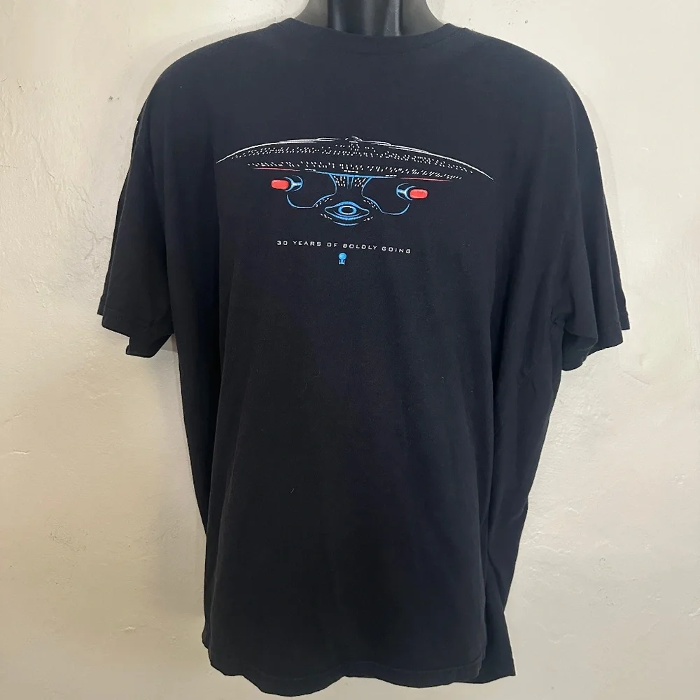 Star Trek 30th Anniversary T Shirt XXL Gently worn 60% cotton / 40% polyester - Picture 1 of 3